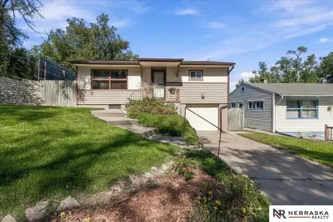 3934 Laurel Ave, Omaha, NE 68111