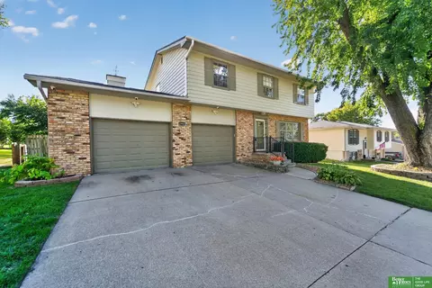 13515 Glenn St, Omaha, NE 68138