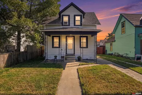 938 S 2nd St, Lincoln, NE 68508