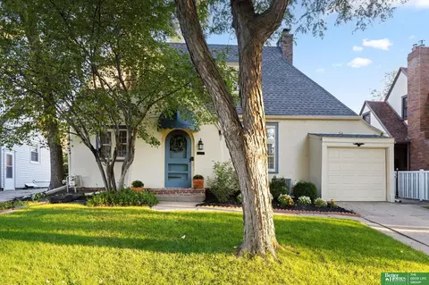 4432 Pine St, Omaha, NE 68105