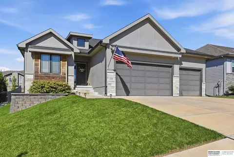12922 Reynolds St, Omaha, NE 68142