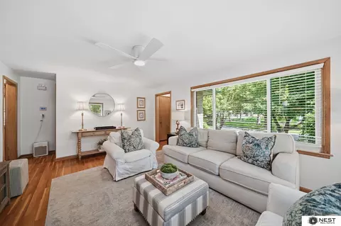 2639 Woodsdale Blvd, Lincoln, NE 68502