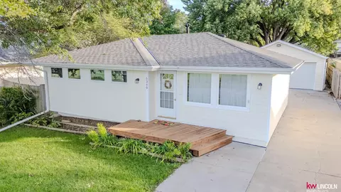 5349 Calvert St, Lincoln, NE 68506