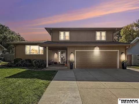 815 Gayle St, Papillion, NE 68046
