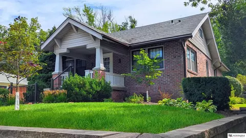 2424 S 33rd St, Lincoln, NE 68506