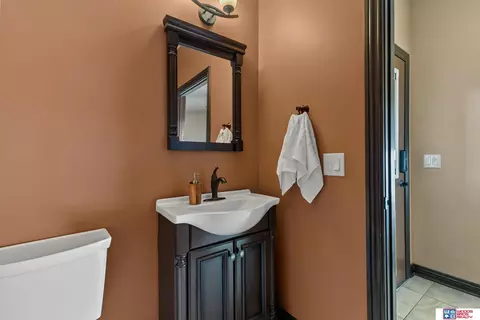 Bath - 17701 Prairie Vista Dr, Roca, NE 68430 photo 7 of 9