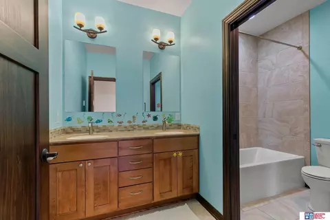Bath - 17701 Prairie Vista Dr, Roca, NE 68430 photo 5 of 9