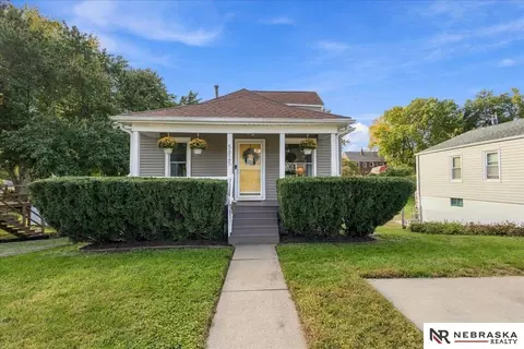 5825 Erskine St, Omaha, NE 68104