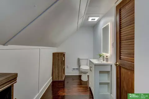 Bath - 4243 Patrick Ave, Omaha, NE 68111 photo 4 of 4