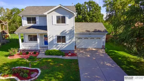 15120 Chalco Pointe Dr, Omaha, NE 68138