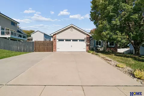 3322 Canyon Rd, Lincoln, NE 68516
