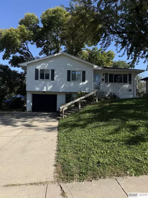 7535 S 89 St, La Vista, NE 68128