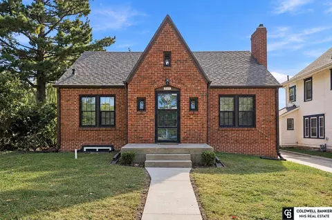2111 Harwood St, Lincoln, NE 68502