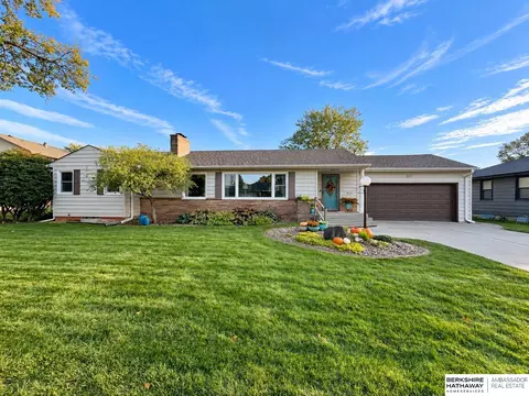 1717 Phelps Ave, Fremont, NE 68025