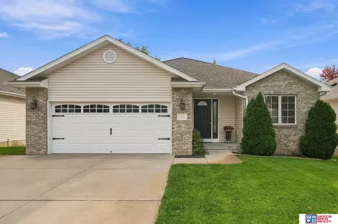 306 Pebble Bch, Lincoln, NE 68520