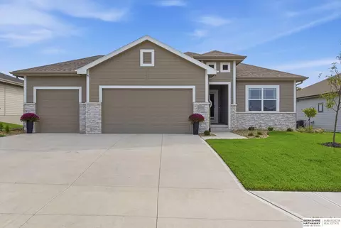 11711 S 119th St, Papillion, NE 68046