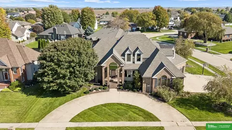 1234 N Bristolwood Dr, Fremont, NE 68025