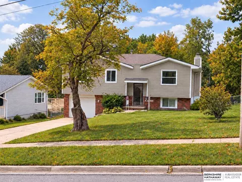 7071 Western Ave, Omaha, NE 68132