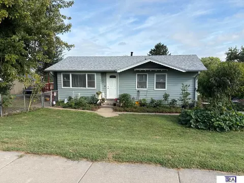 4916 Harrison St, Omaha, NE 68157