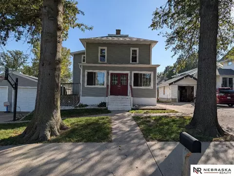 129 E 9th St, Wahoo, NE 68066