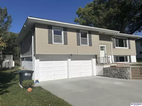 6238 Read St, Omaha, NE 68152