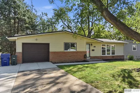 5009 S 82nd St, Ralston, NE 68127