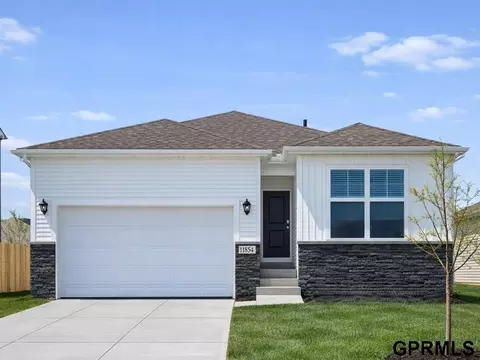 8011 N 113 Ave, Omaha, NE 68142