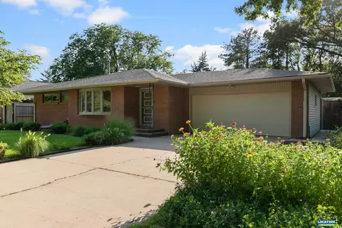 1935 S 44 St, Lincoln, NE 68506