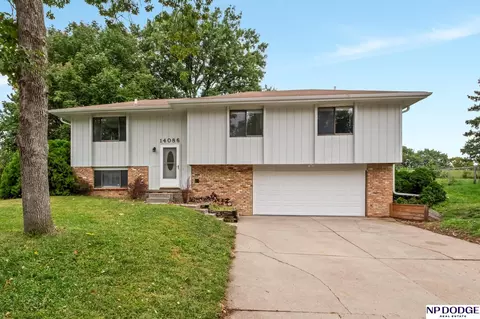 14086 Monroe Cir, Omaha, NE 68137