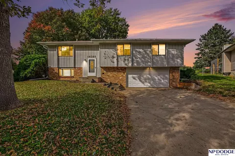 14086 Monroe Cir, Omaha, NE 68137
