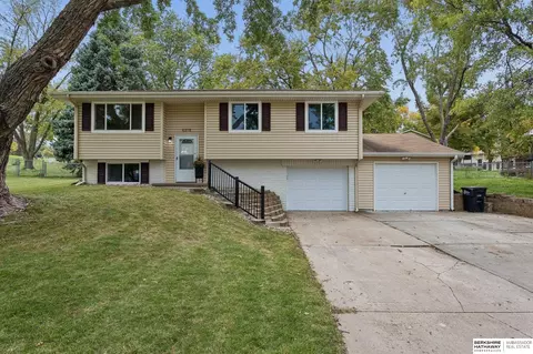 6318 S 135th St, Omaha, NE 68137