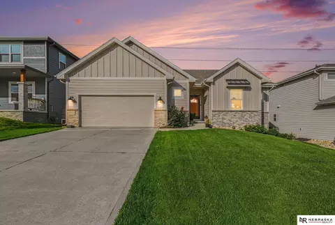 4422 S 215th Ave, Elkhorn, NE 68022