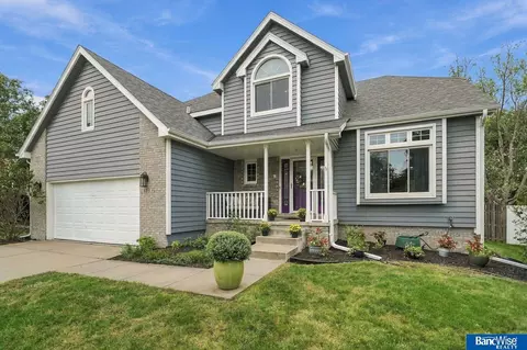 6811 S 33 St, Lincoln, NE 68516