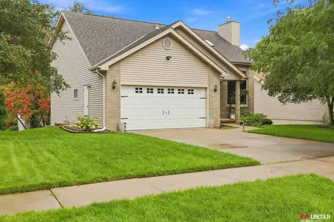 5310 Madalyn Rd, Lincoln, NE 68516
