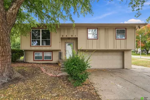 2421 Ammon Ave, Lincoln, NE 68507