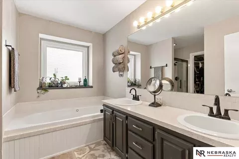 Bath - 720 N 6th St, Springfield, NE 68059 photo 2 of 3