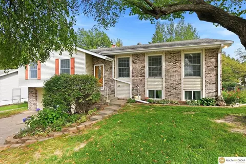 6535 Cypress Dr, Omaha, NE 68137