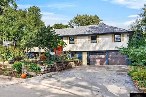 11818 Dorcas St, Omaha, NE 68144