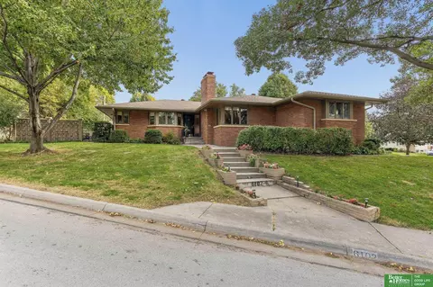 6102 Burt St, Omaha, NE 68132
