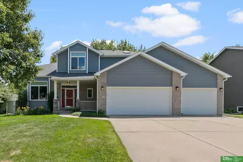 7010 S 42 St, Lincoln, NE 68516