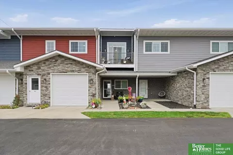 5933 N 158 Ct #303, Omaha, NE 68116