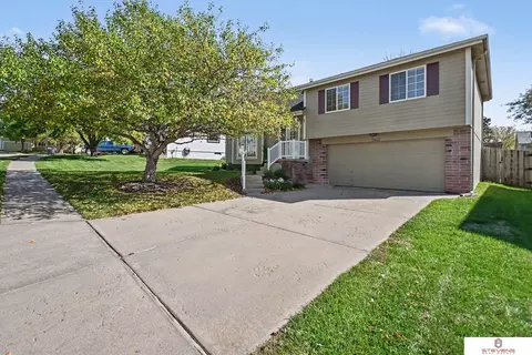 17661 K St, Omaha, NE 68135