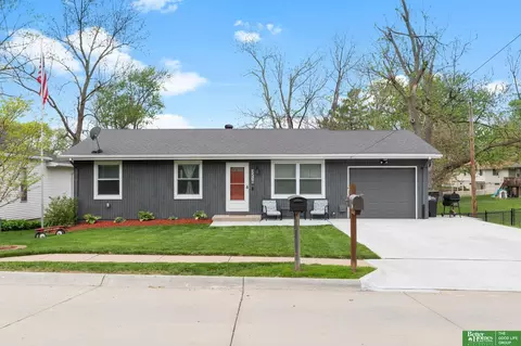 3210 N Main St, Elkhorn, NE 68022