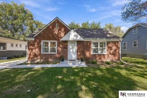 3744 Everett St, Lincoln, NE 68506