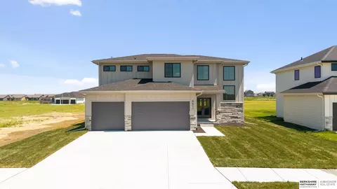 6611 S 214th Ave, Elkhorn, NE 68022