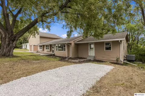 617 S 7th St, Plattsmouth, NE 68048