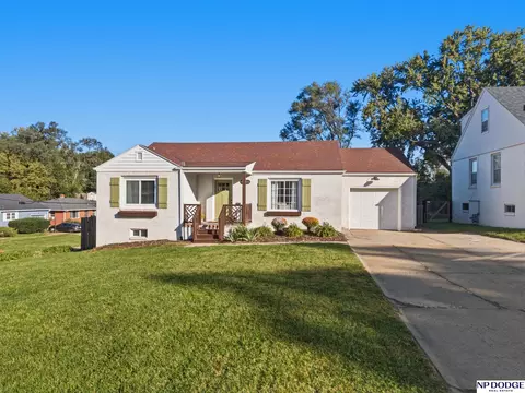 4946 Pratt St, Omaha, NE 68104