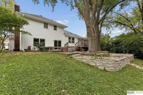 1806 Mayfair Dr, Omaha, NE 68144
