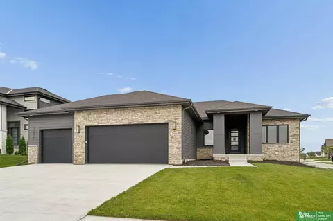 3321 S 212th St, Elkhorn, NE 68022
