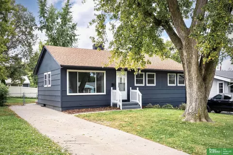 7707 Lafayette Ave, Omaha, NE 68114